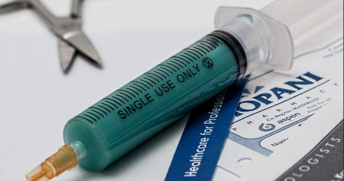 Medical groups step in as HHS alters US vaccine guidance